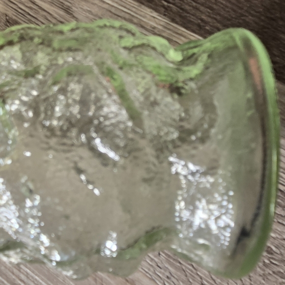 Vintage MCM 1960s E.O. Brody Co. Crinkle Glass Vase, 8.5" Light Green - Picture 6 of 7